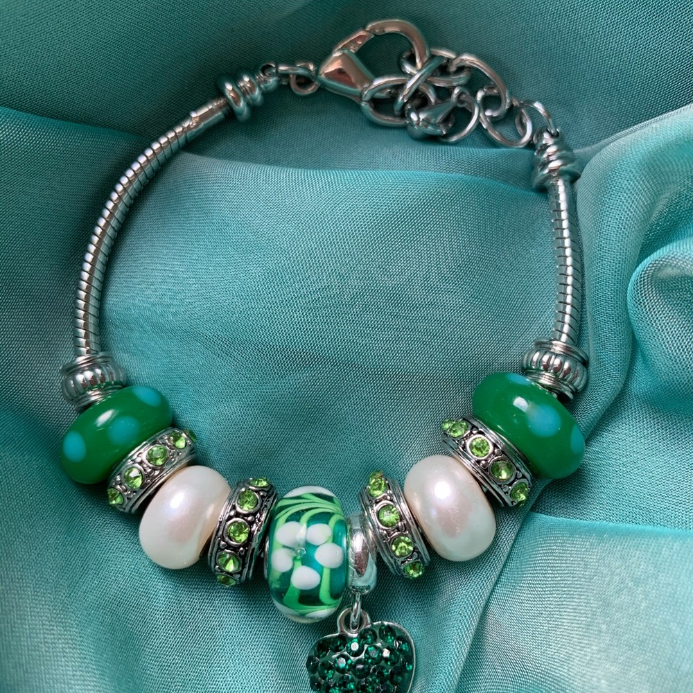 Charm bracelet - Picture 2 of 2
